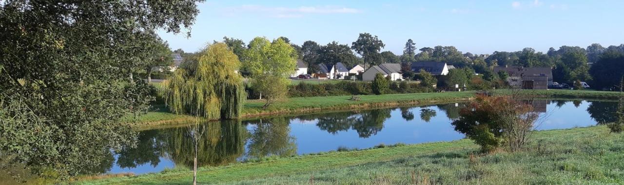 Gite De La Fontaine La Bazouge-des-Alleux Exterior foto